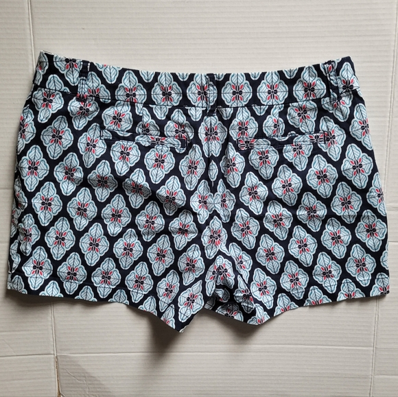 Crown & Ivy shorts size 12P mid rise preppy summer beach casual petite floral - Picture 2 of 13